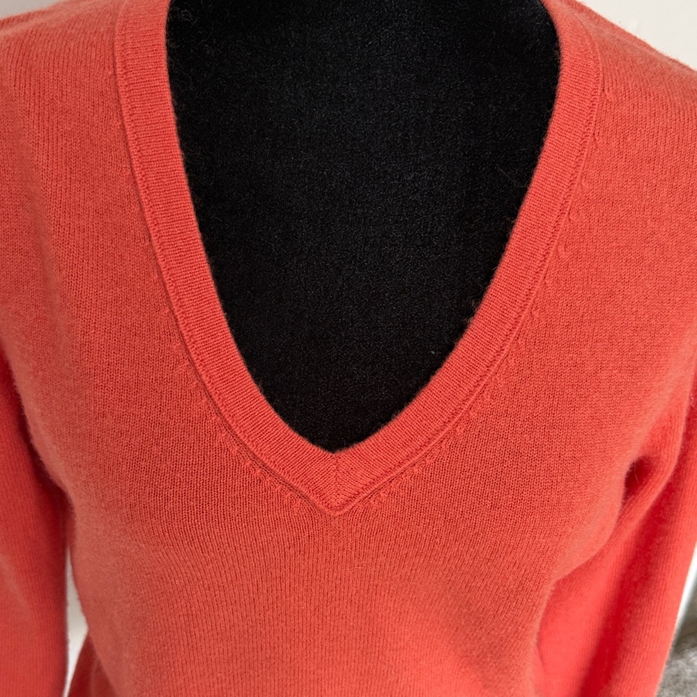 CashmereWomen's V-Neck Cashmere Sweater - Coral